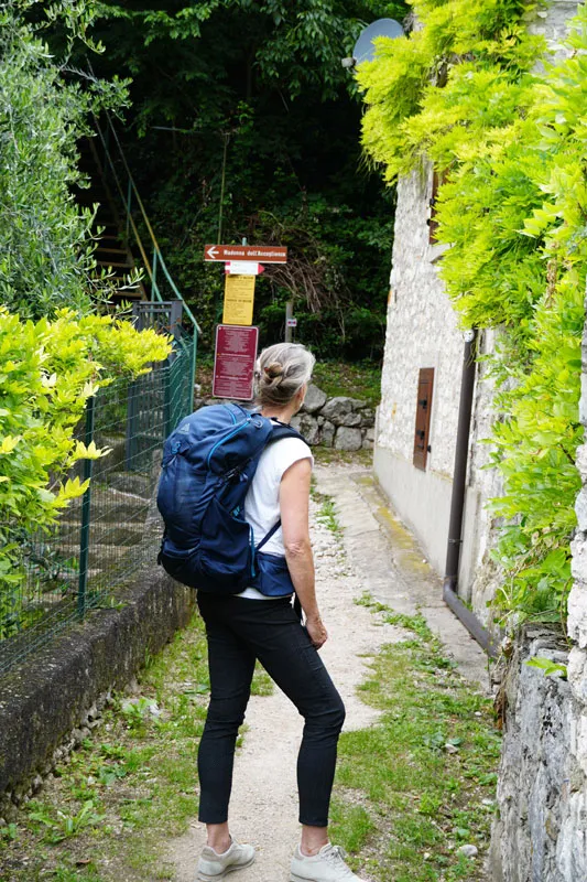 Gregory_Rucksack.blau.Bild.A.Schmelter.2 Gregory Rucksack - Die Autorin auf der Wanderung Bild: A.Schmelter