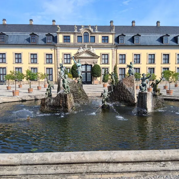 Hannover - Herrenhaeuser Gaerten von aussen Bild: Nadine Sorgenfrei