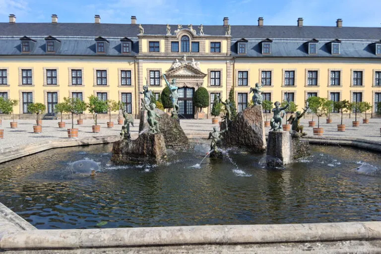 Hannover - Herrenhaeuser Gaerten von aussen Bild: Nadine Sorgenfrei