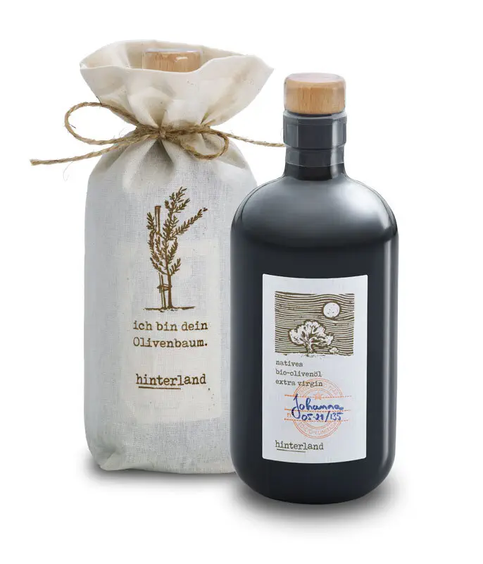 hinterland Flasche mit Leinenbeutel hinterland Flasche mit Leinenbeutel Foto: © hinterland