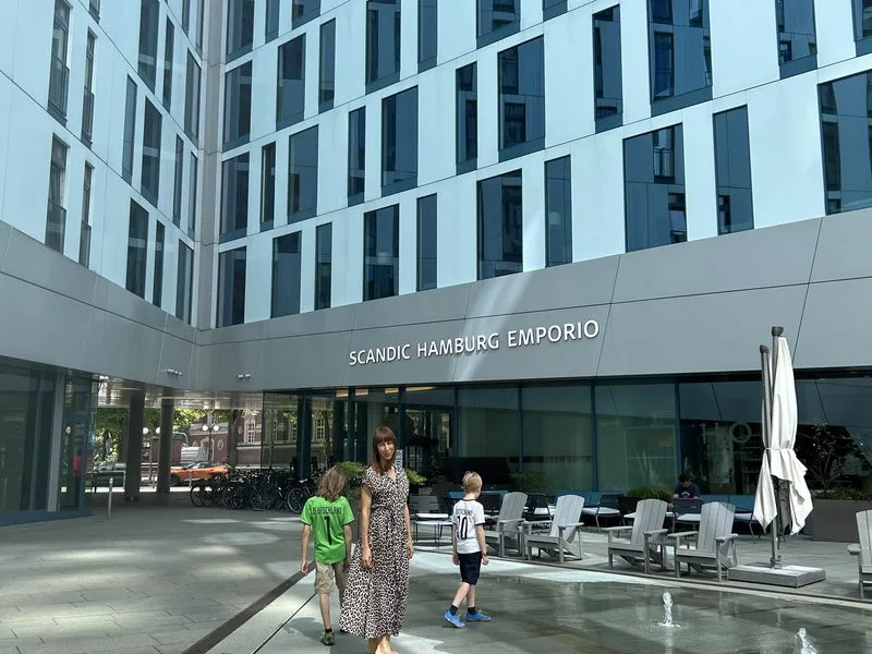 wasserspielplatz-scandic-hamburg-emporio-scandic-hamburg-aline-scheuboeck-trips4kids