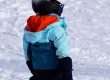 Junge im Schnee