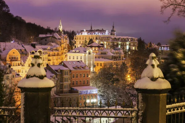Karlsbad_Bild.shutterstock-Henryk-Sadura-Karlovy-Vary.5 Karlsbad im Winter Bild: Shutterstock; Henryl Sadura