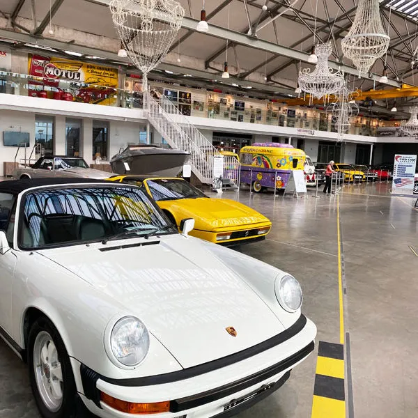Motorworld-Stuttgart-Legendenhalle Foto: © Andrea Fischer, Trips4Kids.de
