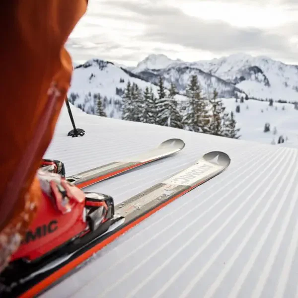 Nahaufnahme der Pistenabfahrt St. Johann Alpendorf Foto: mirjageh.com