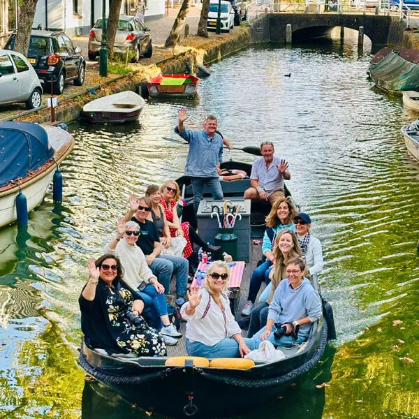 Pressegruppe-im-Boot-Alkmaar Pressegruppe-im-Boot-Alkmaar Foto: © Pressereise Foto: Alkmaar