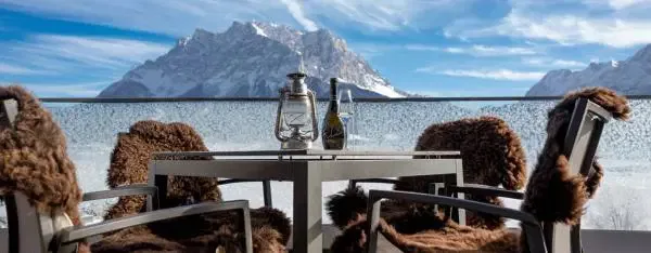 Terrasse der Pure Appartments in Leermoos