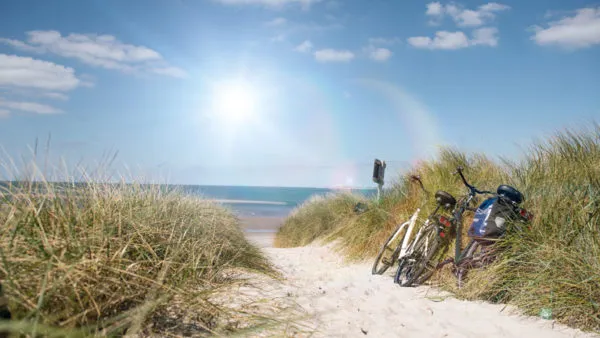 raeder_am_strand.Die-Landpartie