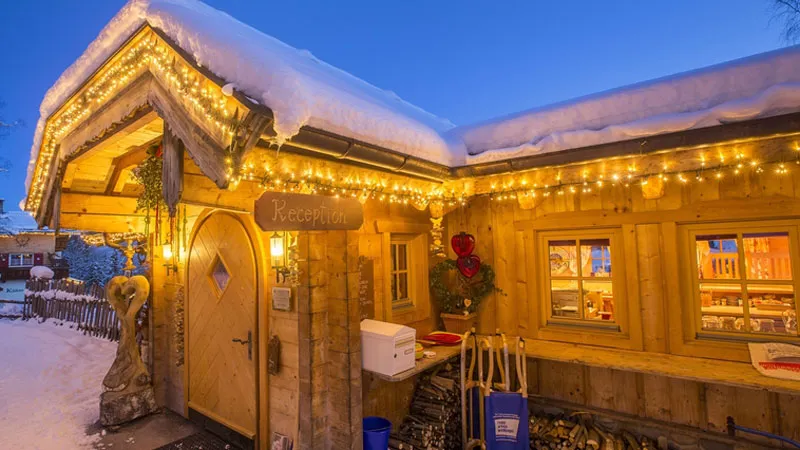 Naturdorf Oberkuehnreit - Rezeptionsbereich im Winter Bild: Franz Reifmueller