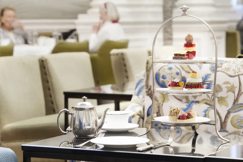 In Edinburgh gibt es jede Menge wunderbarer Cafés und Restaurants zu entdecken. Wir haben uns schon mal durch einige Lokale geschlemmt... Von der edlen Teatime im Hotel Balmoral bis zum leckeren Sandwich auf die Hand ist alles dabei.