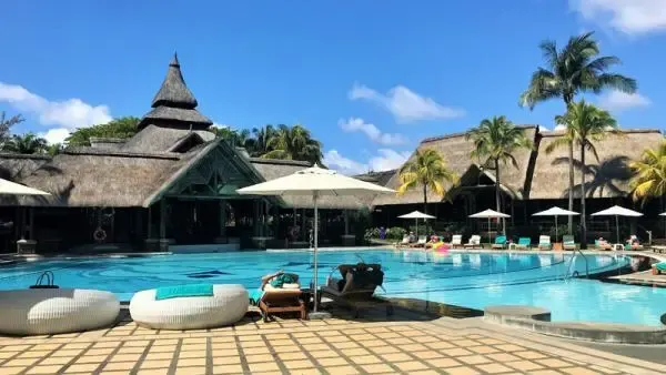 Shandrani-Beachcomber-Pool Foto: Andrea Fischer