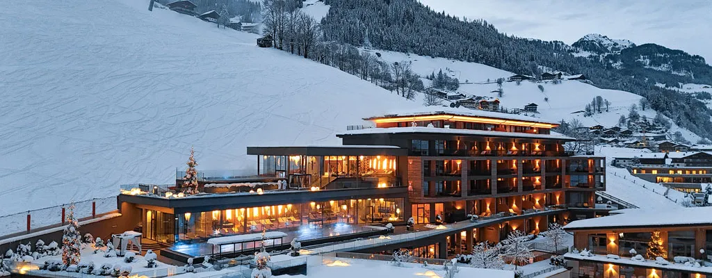 aussenansicht_nacht_drohne-DAS-EDELWEISS