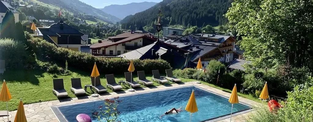 Rooftop-Pool-SBH-Saalbacher-Hof Saalbach-Hinterglemm @ Foto: Andrea Fischer