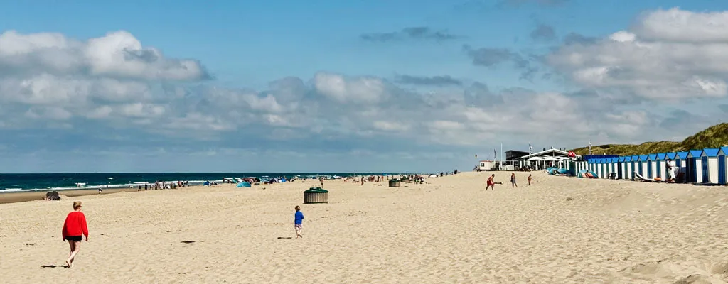 Slider-Texel-Strand-De-Koog-c-Saskia-Aaro,-Trips4kids.de