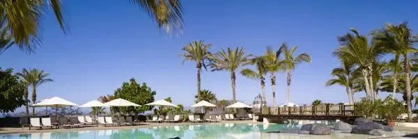 TheRitzCarlton_Abama_Main-pool.Bild@RitzCarlton.slider The Ritz Carlton Abama auf Teneriffa, Mainpool. Bild - The Ritz Carlton.