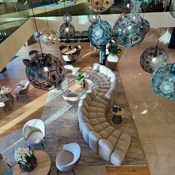 tratterhof-mountain-sky-hotel-lobby von oben Foto: © Andrea Fischer Trips4kids.de