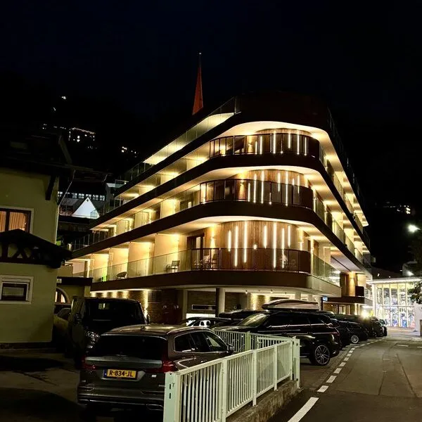 VAYA Soelden at night