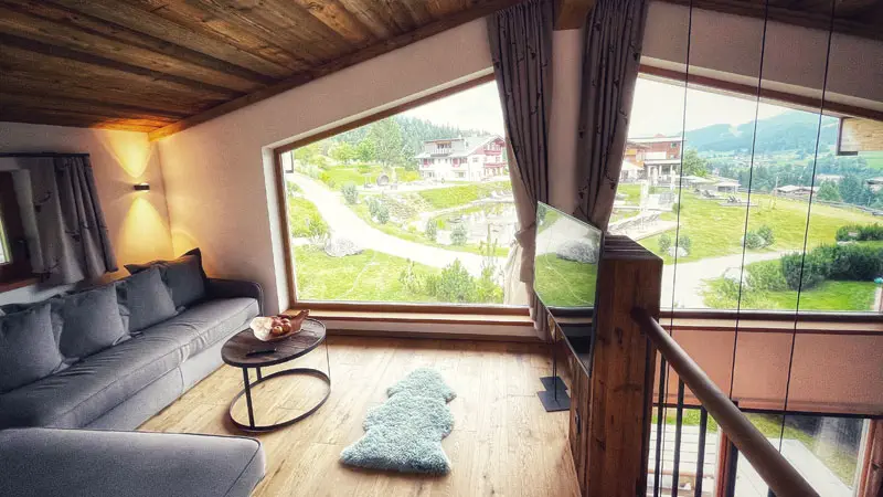 Wohnzimmer_Chalet_Grosslehen.Bild.GrosslehenPR_André-Gebel.quer Grosslehen - Wohnzimmer Chalet