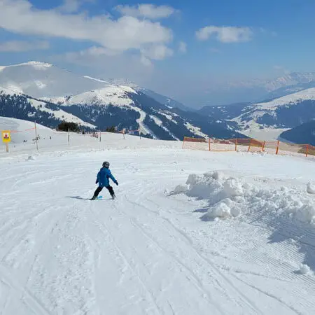 Zillertal Arena Skifahren mit Panorama Zillertal Arena Skifahren mit Panorama Foto: © Aline Scheuböck Trips4Kids.de