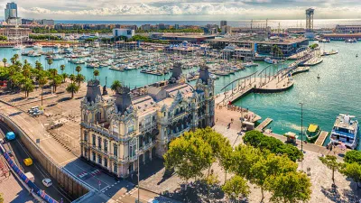 Barcelona_Hafen-©-AdobeStock,-marcorubino