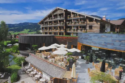 Mal ohne Kind und Kegel unterwegs sein… Mit der eigenen Mama Zeit verbringen zum Quatschen, Schwimmen, Entspannen und lecker Essen. Das und noch mehr haben wir im wunderbaren Hotel Jungbrunn im Tannheimer Tal gefunden.