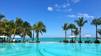 Beachcomber Paradis Pool zum Indischen Ozean, © Foto: Andrea Fischer