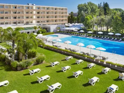 crowne-plaza-rome.Pool.Bild@Crowne_Plaza_Rome