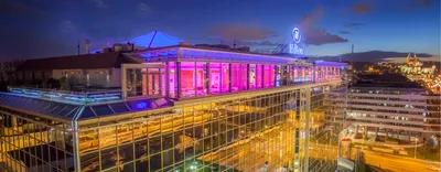 In Prag wird man auf Schritt und Tritt an Filmszenen erinnert, und zwar nicht nur in der unglaublich schönen Szenerie an der Karlsbrücke. Wir sind zurück von einem wunderbaren Wochenende und ganz verzaubert von dieser Stadt. Homebase für unseren City-Trip und perfekt für Familien ist das Hilton Prag, denn es bietet rundum allen Luxus, um nach dem Sightseeing zu entspannen.