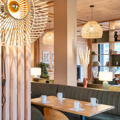 Hotel Bout du Parc Versailles - Café Bild: Manu Reyboz