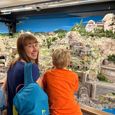 Family_Miniatur_Wunderland Foto: © Aline Scheuböck Trips4Kids.de