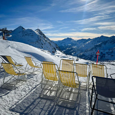 Liegestuhle-mit-Bergblick--Obertauern Foto: © Andrea Fischer Trips4Kids.de