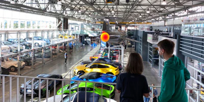 Motorworld-Stuttgart-Ausstellungshalle Foto: © Andrea Fischer, Trips4Kids.de