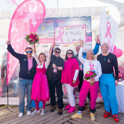 SheSkis-2024-(v.l.n.r.)-Mario-Siedler,-Manuela-Krings,-Stephan-Spiegel,-Doris-Kiefhaber,-Paul-Sevelda,-Mona-Maier-&-Christoph-Grimm-c-2-TVB-Obertauern_Marc-Stickler