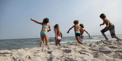 Strand-mit-Kindern-TZR- Strand-mit-Kindern-TZR Foto@Tourismus-Zentrale-Rügen