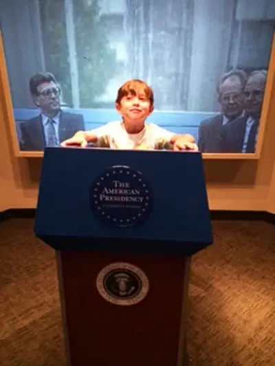 Also, es gibt viel zu sehen auf der National Mall, auch neben den Memorials, dem Weißen Haus und Capitol und zwar gerade für Familien. Ein zusätzliches Plus: Alle Museen in DC sind frei und kosten keinen Eintritt! Unsere USA-Korrespondentin Martina Woebcken stellt uns Ihre drei Favoriten vor.