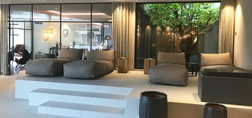 Der Seehof in Südtirol - Spa mit Liegestuehlen