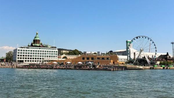 Helsinki Skyline mit Riesenrad © Foto: Andrea Fischer