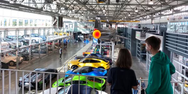 Motorworld-Stuttgart-Ausstellungshalle Foto: © Andrea Fischer, Trips4Kids.de