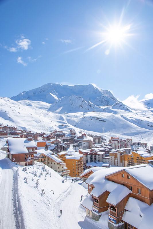 Val Thorens Dorf im Schnee - Bild: S.Berthon of Val Thorens